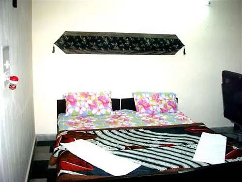 Mystique Moments B&B Delhi  2*, Delhi (National Capital Territory of India)